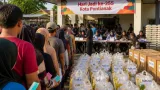 Warga Pontianak Serbu Pasar Murah di Tenggara, Paket Sembako Dijual Rp85 Ribu