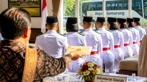 Wali Kota Serang Biayai Kunjungan 54 Paskibraka ke Akpol Semarang dengan Dana Pribadi