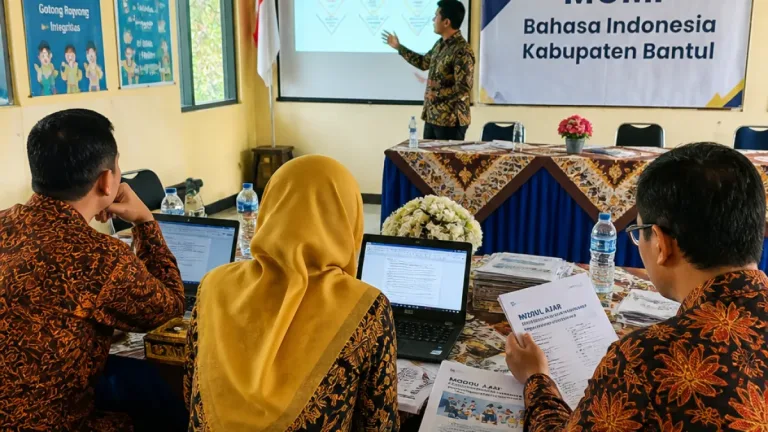 Bantul: Tiga Guru MTsN 7 Ikuti Workshop Penyusunan Modul Untuk Perkuat Literasi dan Karakter