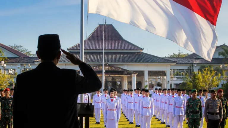 Gubernur Andra Soni Kukuhkan 50 Anggota Paskibraka Banten untuk HUT ke-81 RI