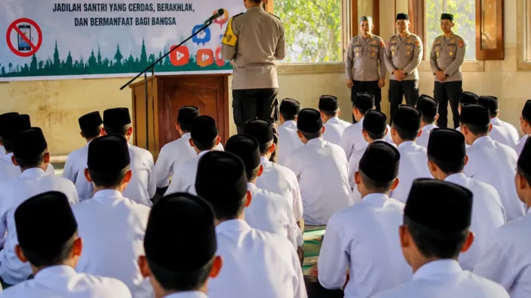 Kapolres Tegaskan Pencegahan Narkoba dan Bijak Bermedia Sosial di Gresik
