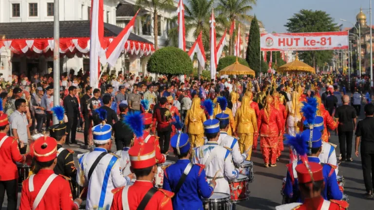 Karnaval Budaya dan Drum Band Warnai Peringatan HUT ke-81 di Lhokseumawe