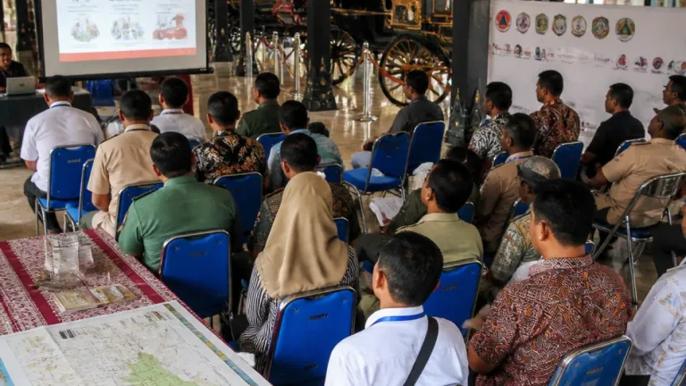 Kesiapsiagaan Masyarakat Diperkuat melalui Sosialisasi Mitigasi Bencana Sosial di Kraton