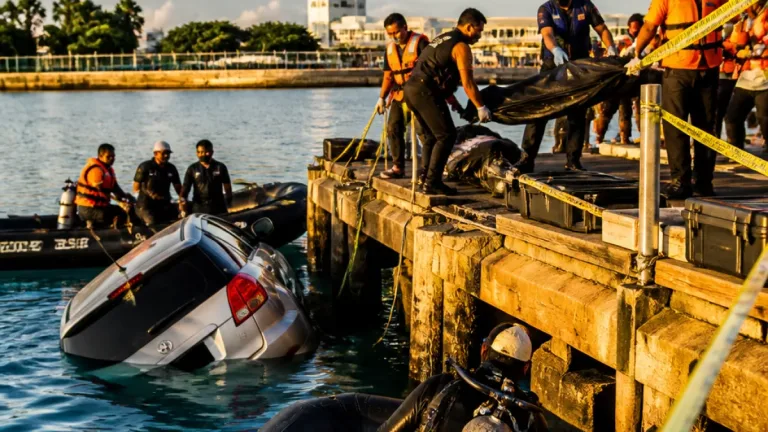 Mobil Suzuki APV Tercebur di Dermaga Batu Ampar, 1 Tewas — Batam