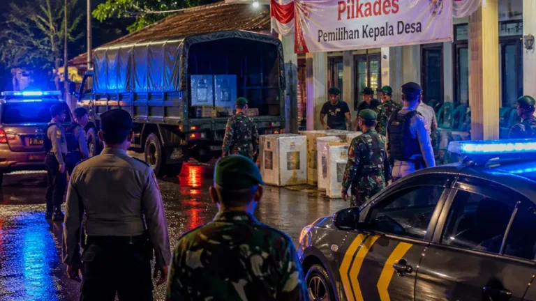 Patroli Gabungan Jaga Ketenteraman Jelang Pilkades di Cikarang