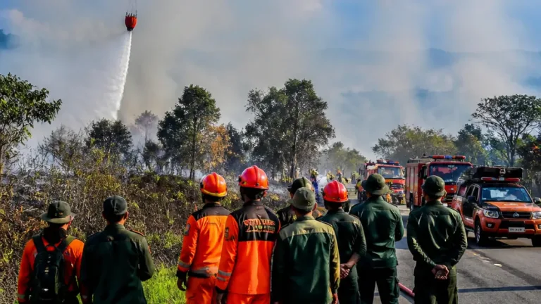 Petugas Gabungan dan Pemda Sampit Turunkan Penebalan Personel untuk Atasi Karhutla