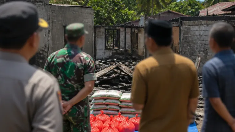 Polres Prabumulih Salurkan Bantuan Sembako dan Beras untuk Empat Keluarga Korban Kebakaran