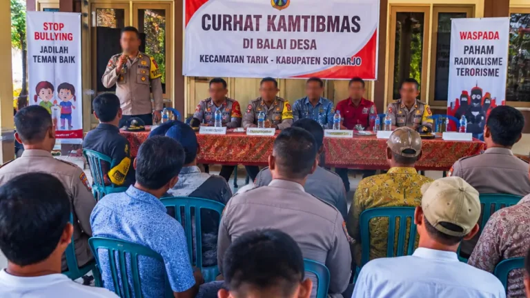 Sidoarjo: Polresta Ajak Warga Desa Sruni Cegah Bullying dan Radikalisme