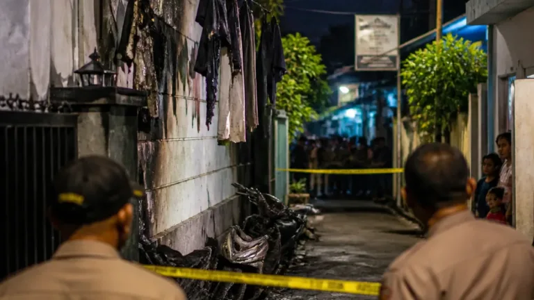 Teror Pembakaran Berantai di Bandung: Warga Cijerah Resah, Polisi Lidik