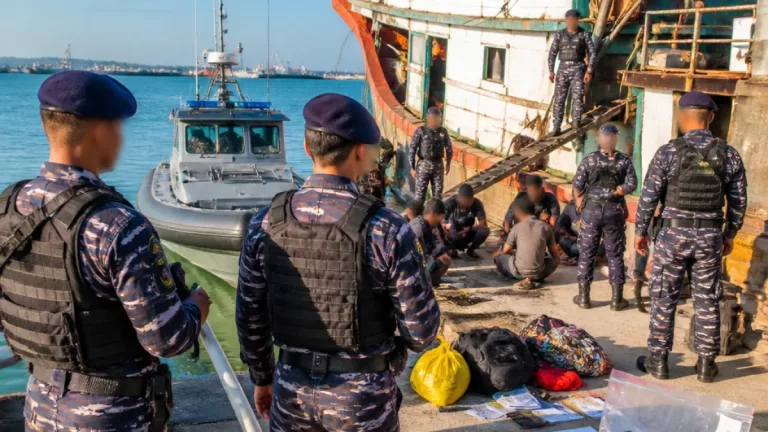 TNI AL Amankan Tersangka Dugaan TPPO di Pelabuhan Tanjung Balai Karimun