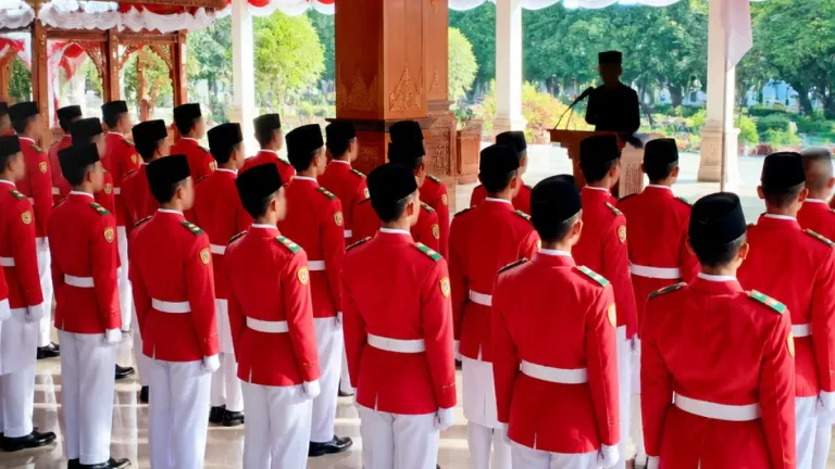 Wali Kota Kukuhkan 45 Paskibraka Tanjungbalai Jelang HUT Ke-81 RI