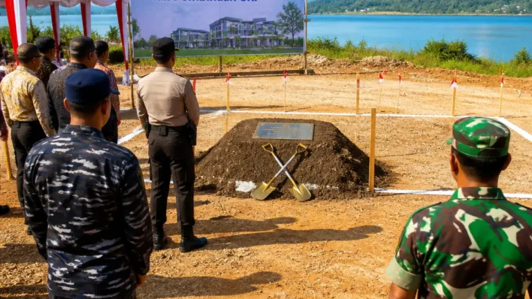Wali Kota Sorong Letakkan Batu Pertama Pusat Pelatihan GKI di Tanah Papua