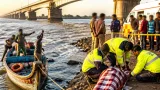 Three members of Tanuku family missing after jump from Chinchinada bridge into Godavari; one woman rescued