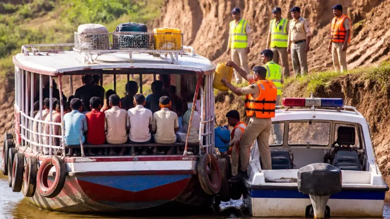 Around 40 passengers briefly stranded as steamer runs out of fuel on Chambal in Bhind