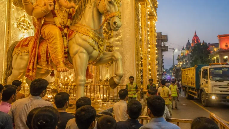 Gwalior pandals draw crowds as creative Ganesh tableaux capture local imagination