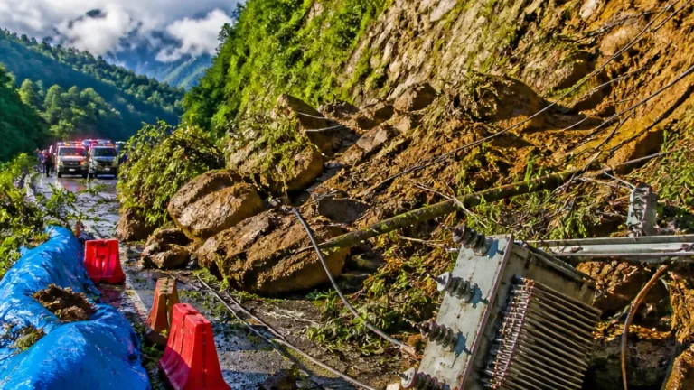 Heavy rains cut off parts of Himachal; 106 roads blocked, 66 DTRs hit, Mandi worst affected
