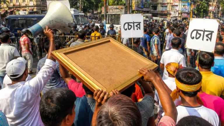 Mamata met with 'chor, chor' slogans at Shyambazar as Netaji row fuels fresh political clash