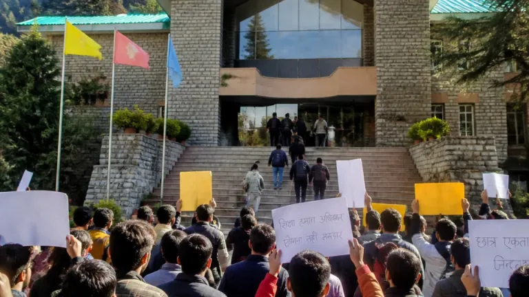 Shimla: SFI stages rally at HPU, demands rollback of fee hike ahead of Sept 3 Finance Committee meet
