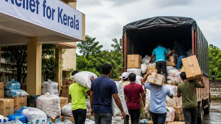 Tiruchirappalli groups send nearly 10 tonnes of relief supplies to flood-hit Keralam