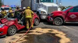 Accidente en Apodaca deja cuatro heridos y dos atrapados; usaron equipo hidráulico para el rescate