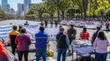 Comerciantes mazahuas bloquean Eje Central para exigir más espacios en la Alameda Central