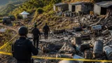 Desmantelan cuatro narcolaboratorios en Guerrero y Michoacán; aseguran más de 10 toneladas de químicos