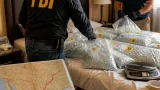 Detienen en EU a exfuncionario sinaloense con 111 mil pastillas de fentanilo