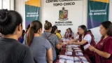 Entrega de 400 tarjetas amplía a 106,000 beneficiarias el programa Ayudamos a las Mujeres en Nuevo León
