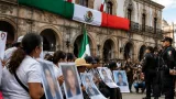 Familiares protestan en desfile de Independencia en Celaya para exigir búsqueda de desaparecidos