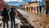 Lluvias dejan calles anegadas y calle Abasolo intransitable en Huamantla
