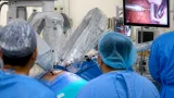 Quintana Roo realiza primera cirugía robótica en hospital público con sistema VERSIUS