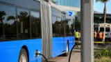 Trabajador de la RUTA resulta con quemaduras en manos tras descarga eléctrica en Vía Atlixcáyotl