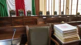 Tribunal electoral ordena relevo temporal: Tony Flores cede curul por dos meses