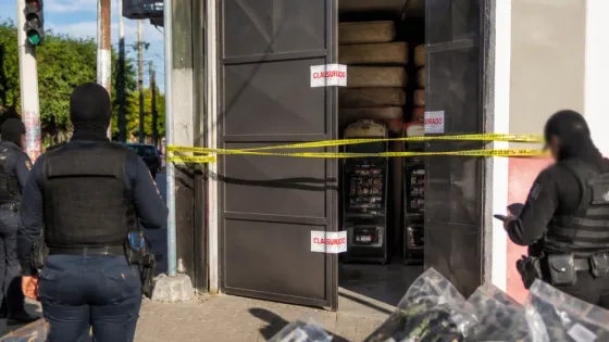Clausuran anexo clandestino en Zapopan; hallan a 89 personas en condiciones de hacinamiento
