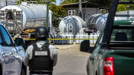 San Andres Cholula: aseguran dos pipas y más de 30 cilindros en predio con presunta actividad de huachigas