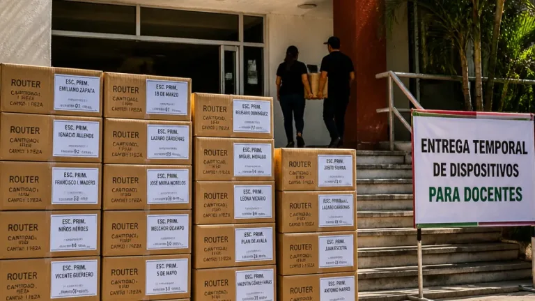 Ciudad Valles: Ayuntamiento entregará 23 equipos de internet a docentes para el regreso escolar