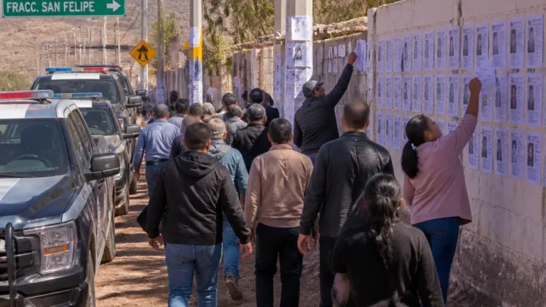 Colocan más de mil cédulas en Fresnillo en búsqueda coordinada de personas desaparecidas