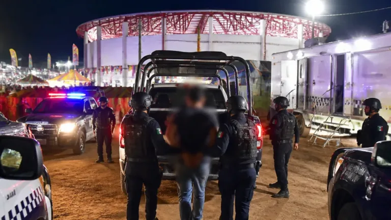Detienen en Tulancingo a mujer vinculada con robo de celulares en la Expo Feria
