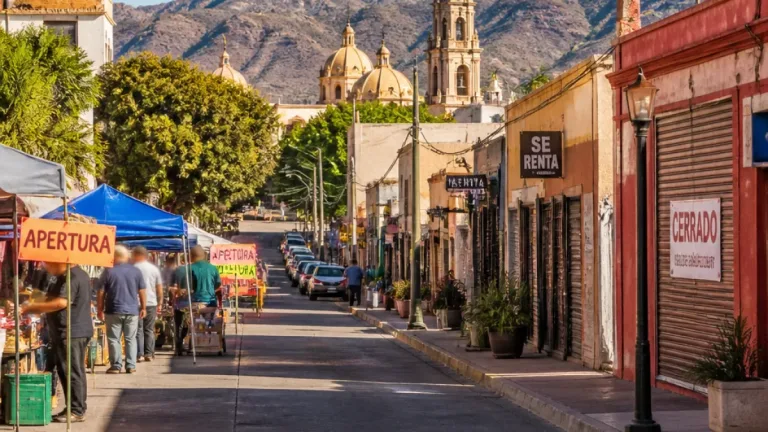 Durango registra alta rotación empresarial: 42,312 aperturas y 36,579 cierres en seis meses