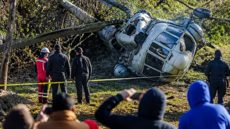 Helicóptero MI-17 de la Marina realiza aterrizaje de emergencia en La Garita; tres heridos leves