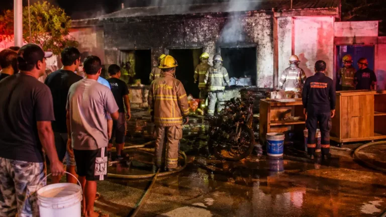 Incendio en vivienda de Lerdo; familia señala a su hermano como presunto autor