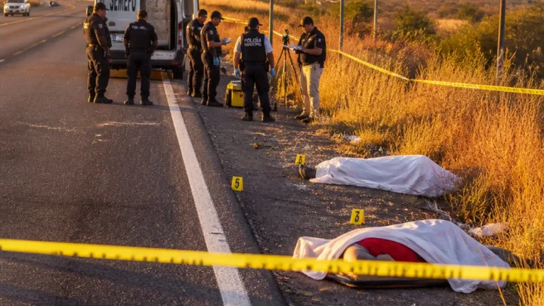 Irapuato: hallan dos cuerpos con huellas de violencia en la carretera Silao–Irapuato