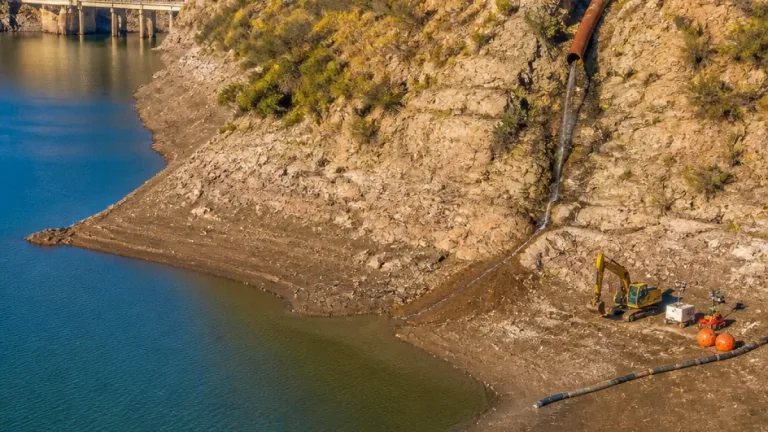 Mega fuga en Presa La Soledad pone en riesgo el abasto de agua de la capital de Guanajuato
