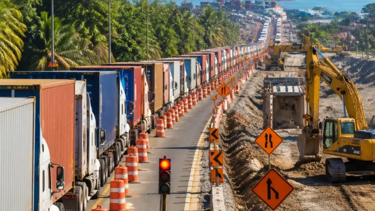 Obras y fallas operativas frenan el flujo en el corredor logístico hacia Manzanillo