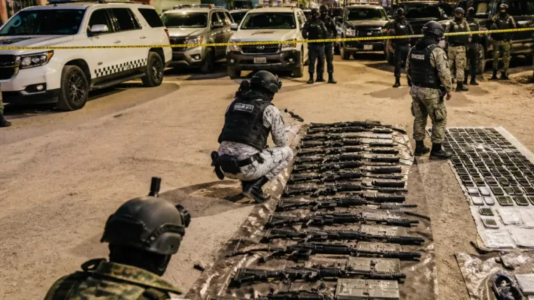 Operativo en Guerrero deja 66 detenidos que fingían ser policías y asegura armas y vehículos