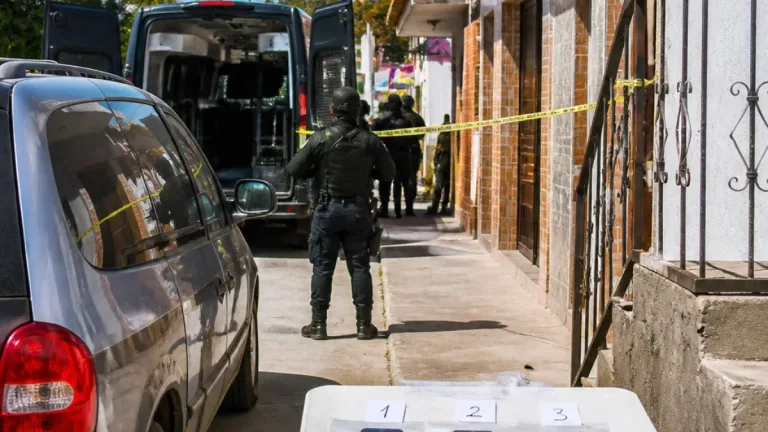 Rescatan en Teotihuacán a víctima de secuestro cometido en Tlaxcala; hay tres detenidos