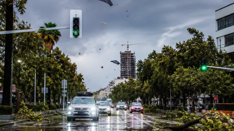 SMN alerta: chubascos fuertes y rachas de hasta 50 km/h ponen en alerta a la CDMX