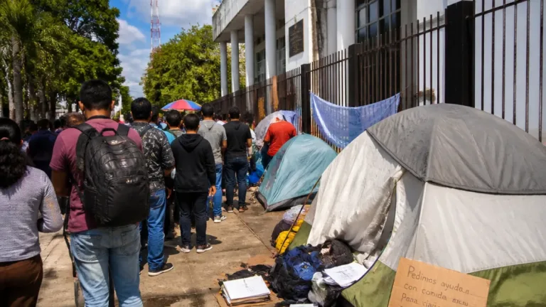 Tapachula enfrenta crisis humanitaria por más de 20 mil migrantes varados