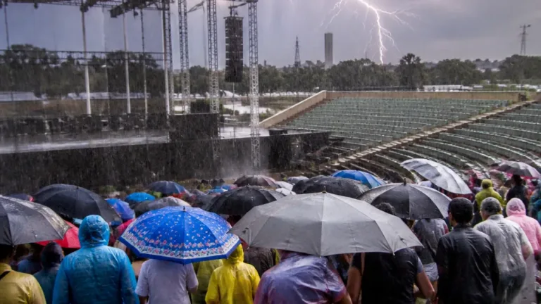 Tormenta eléctrica obliga a suspender cierre del Festival del Mar en Coatzacoalcos