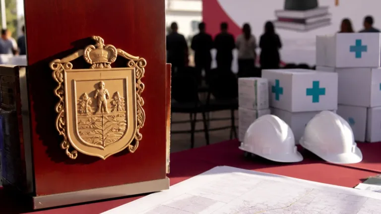 Zacatecas recibe compromisos federales: carretera, becas y 378 consultorios, anuncia el gobernador